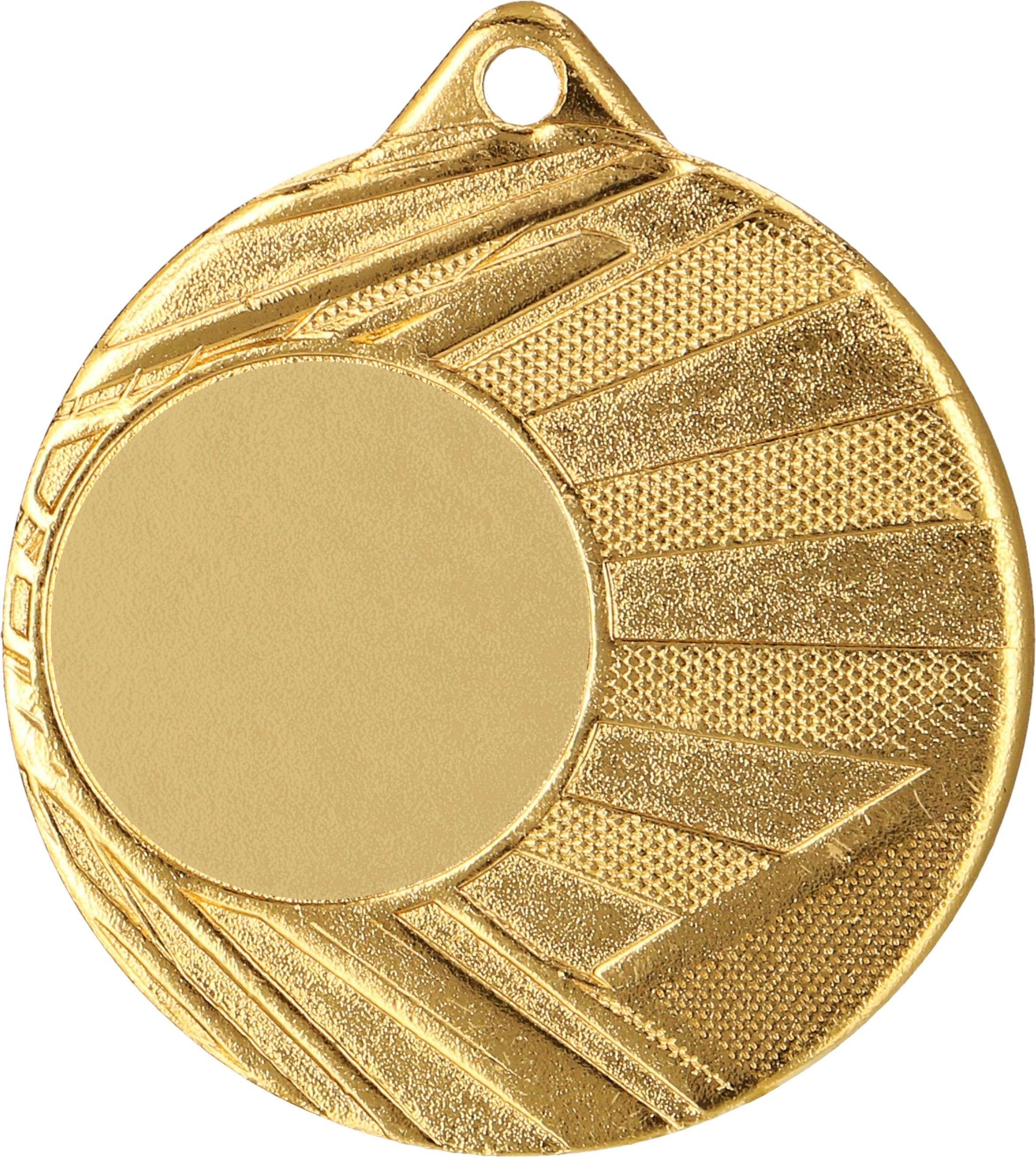 Eine runde Goldmedaille mit strukturiertem, gemustertem Design und einem zentralen leeren Bereich zum Gravieren, perfekt für sportliche Anlässe, [Medaillen Kiel 50mm ME006](https://www.example.com/medaillen-kiel-50mm-me006) von Anbieter A.