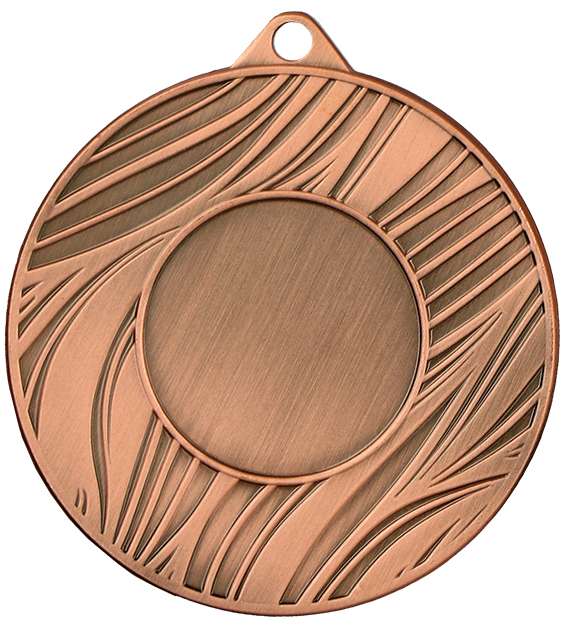 Eine runde Bronzemedaille, die an die Designs von Medaillen Augsburg erinnert, hat eine leere Mitte und stilisierte wellenartige Muster am Rand. Sie ist oben mit einem kleinen Loch zum Aufhängen versehen und eignet sich daher zum Gedenken an Jubiläen oder Sportwettkämpfe. Das Produkt ist als Medaillen Augsburg 50 mm MMC43050 von Anbieter A bekannt.