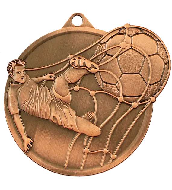 Eine hochwertige Medaille Hanau 60x50mm MMC46050 von Anbieter A zeigt einen Fußballspieler, der gerade einen Ball kickt.